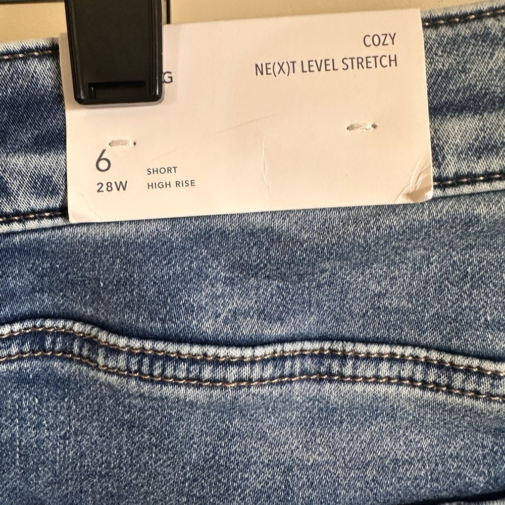 American Eagle Hi rise Jeggings next level stretch frayed hem size 6 Short NWT - Picture 5 of 6
